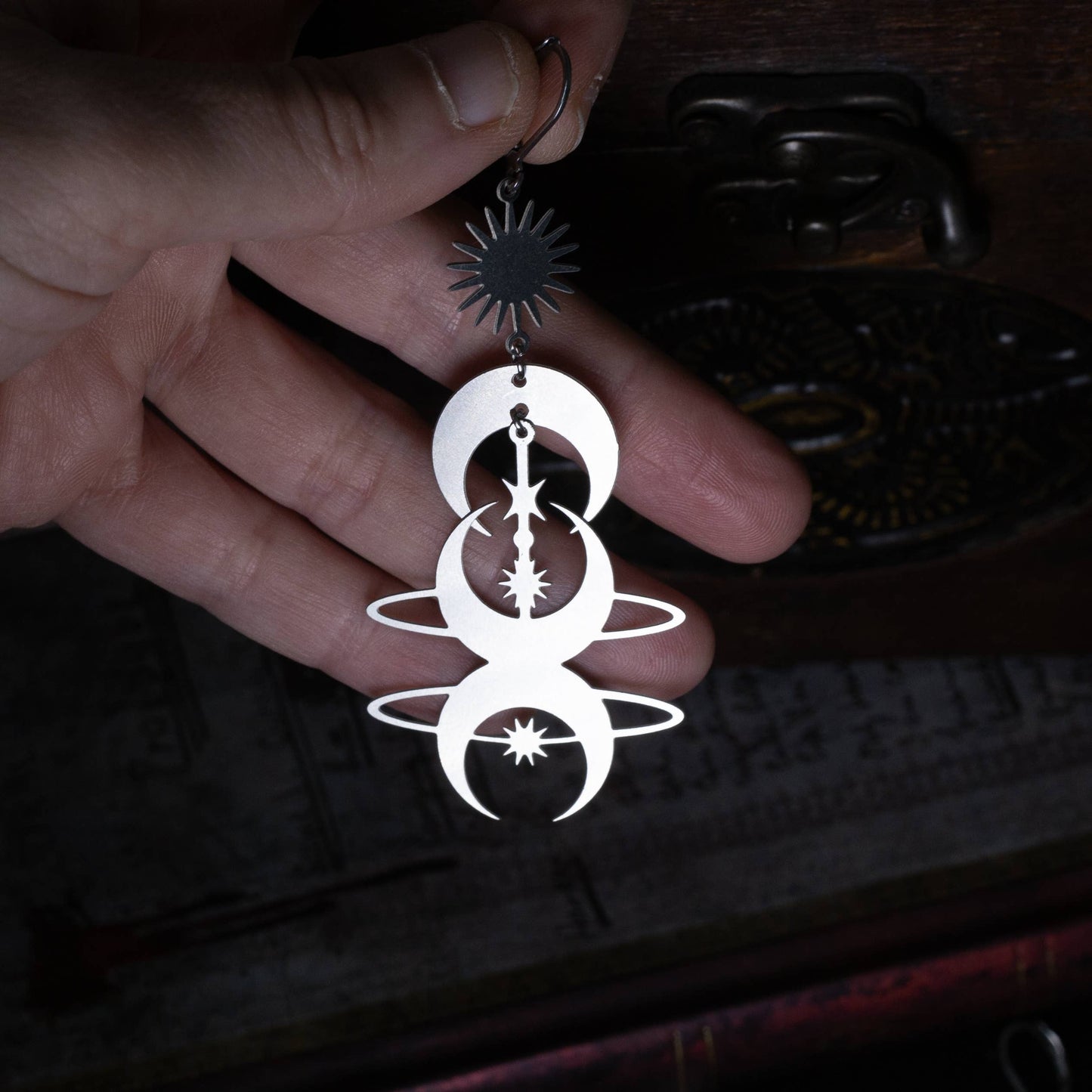 Boucles d'oreilles lune - géométrique céleste en acier