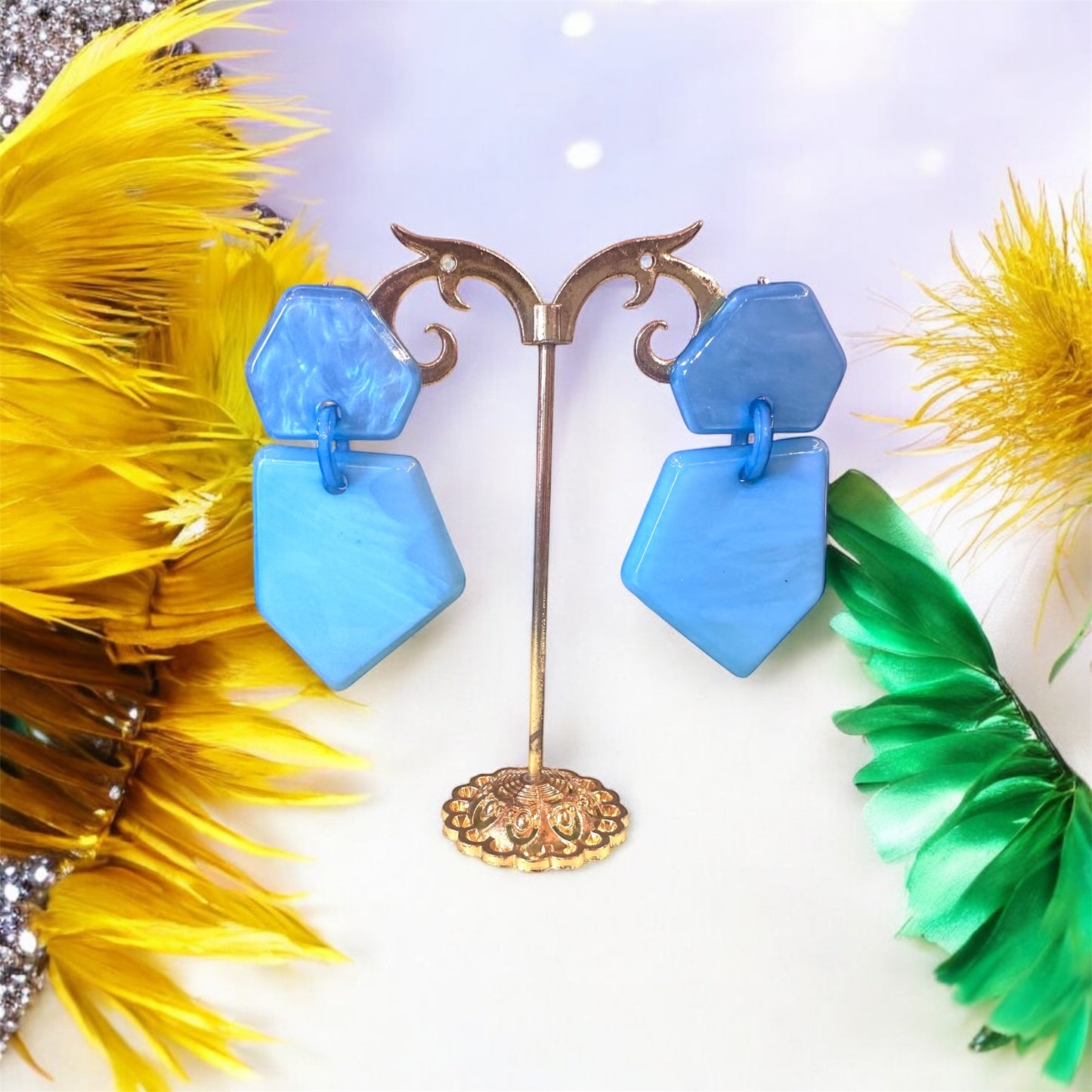 Boucles d'Oreilles en Résine d'une Splendeur Bleue – Élégance et Profondeur