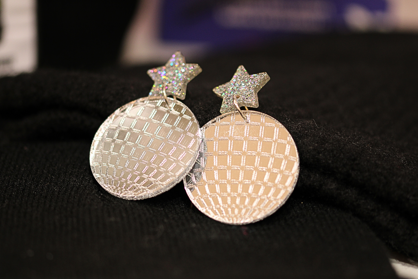 Boucles d'Oreilles Rondes Éclatantes