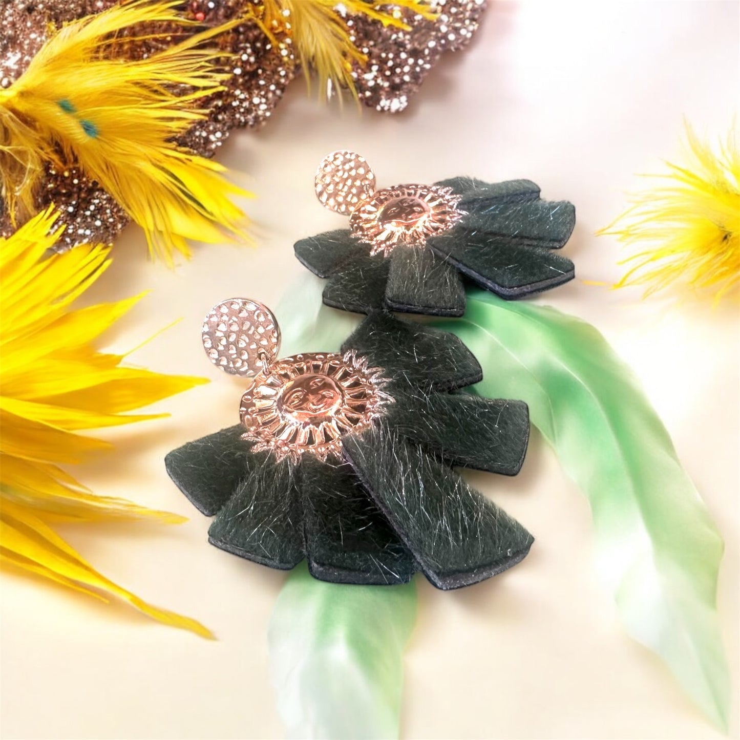 Boucles d'Oreilles Tissu Vert Anglais avec Acier Inoxydable – Élégance Naturelle et Raffinement Moderne