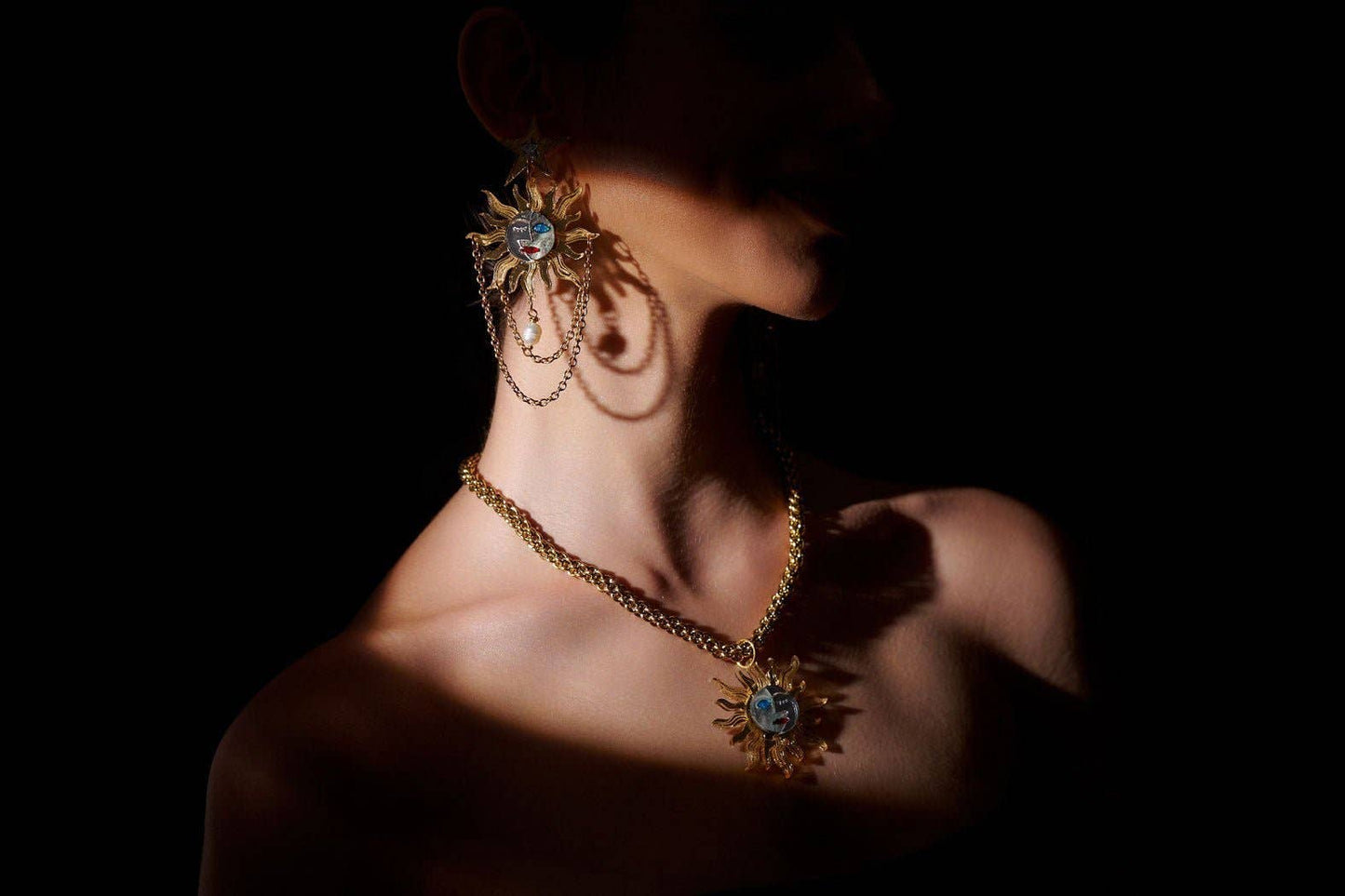Boucles d'oreilles et collier SUN