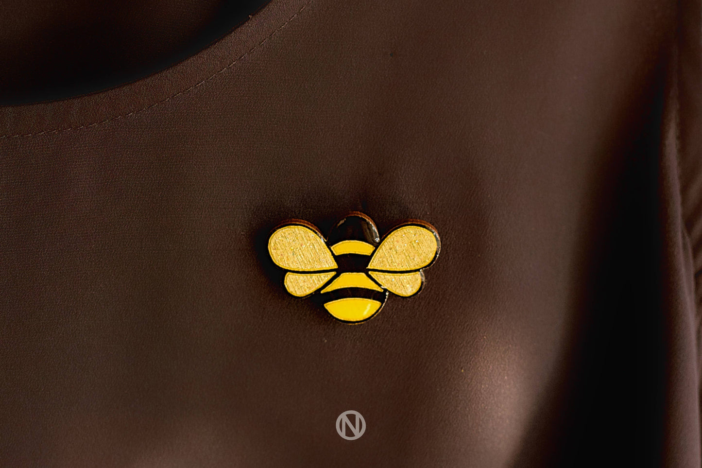 Broche en forme d'abeille - Fabriquée à la main