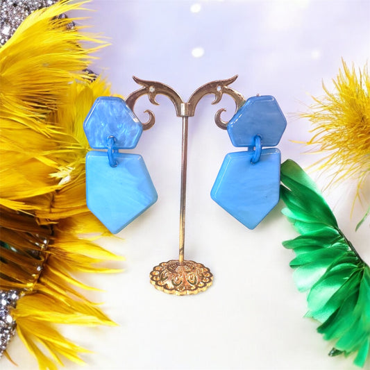 Boucles d'Oreilles en Résine d'une Splendeur Bleue – Élégance et Profondeur