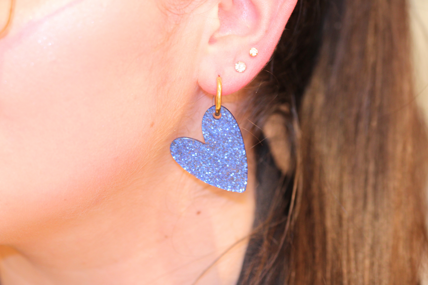 Boucles d'Oreilles en Résine Pailletée – Brillance et Fantaisie