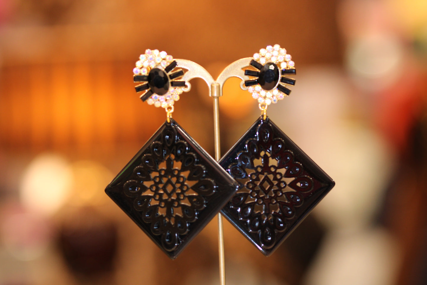 Boucles d'Oreilles clips Carré Noir avec Strass