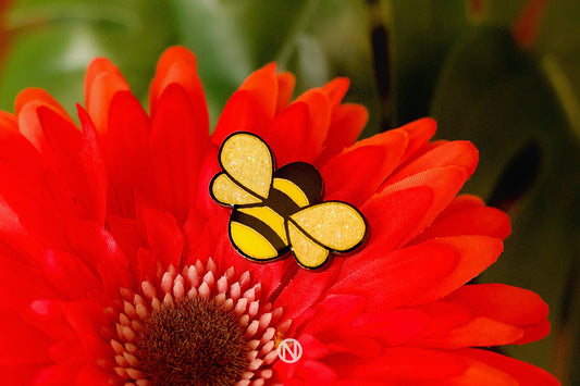 Broche en forme d'abeille - Fabriquée à la main